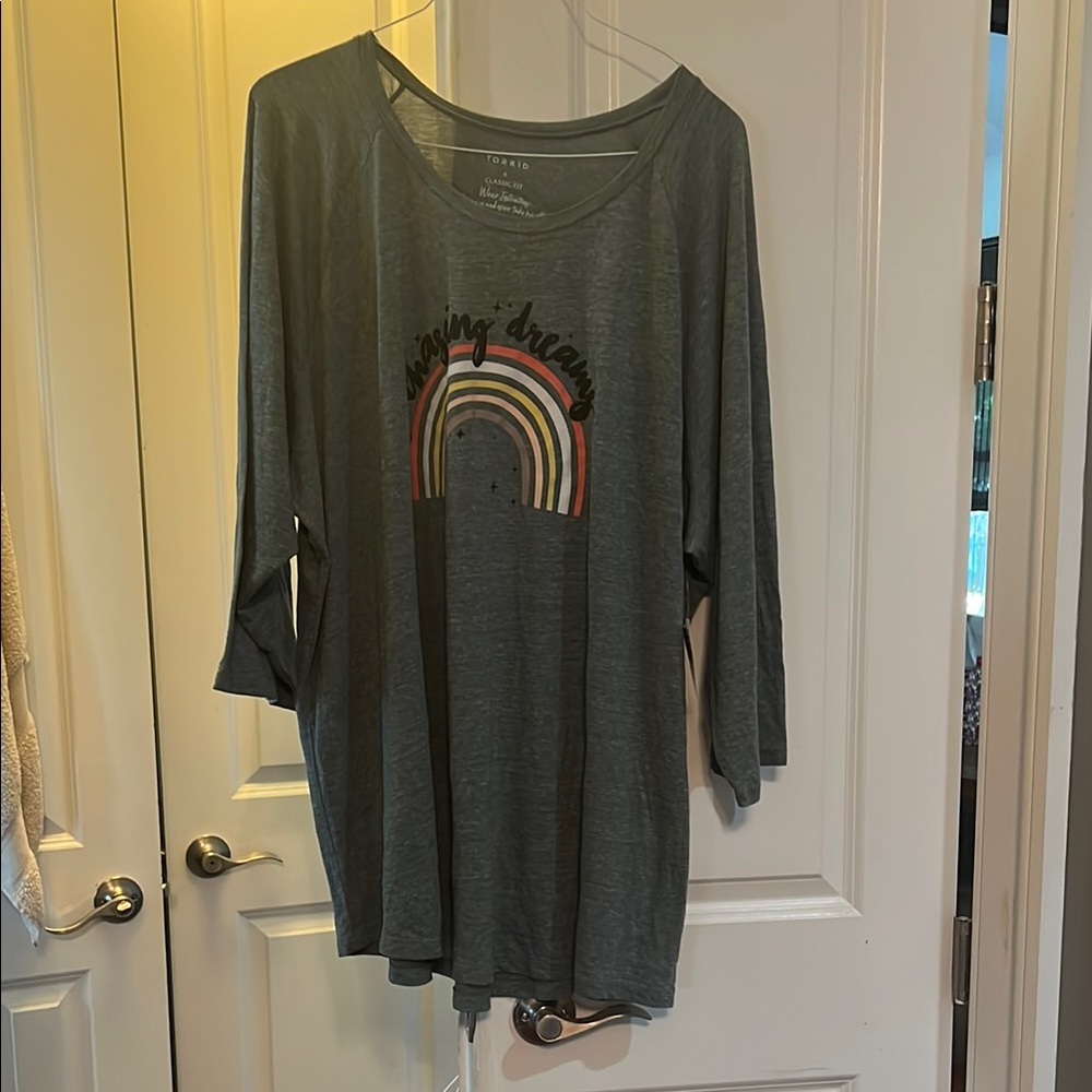 Gray Graphic Tee with Rainbow Design